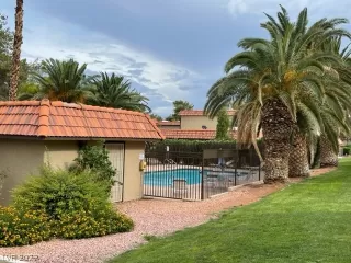 Photo #1: 2429565 Listing 