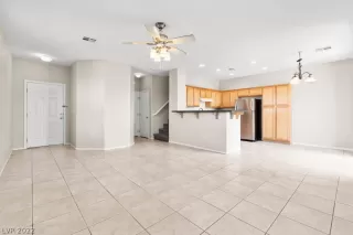 Photo #3: 2429570 Listing 