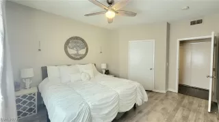 Photo #3: 2429575 Listing