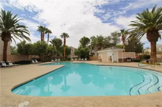 Photo #2: 2429587 Listing