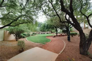 Photo #4: 2429587 Listing