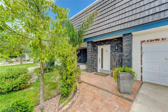 MLS: 2429596 Condo For Sale