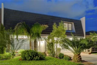 Photo #1: 2429596 Listing