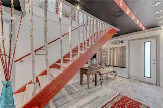 Photo #4: 2429596 Listing