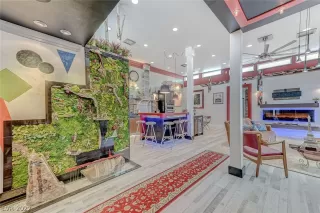 Photo #6: 2429596 Listing