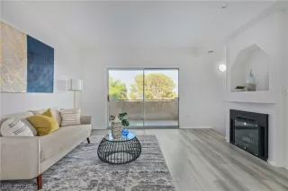 Photo #3: 2429606 Listing 