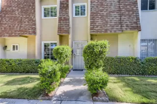 Photo #3: 2429665 Listing