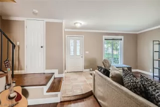 Photo #4: 2429665 Listing