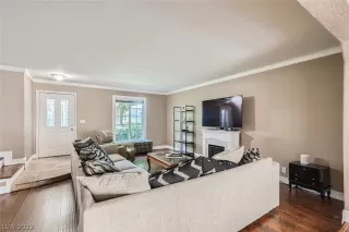 Photo #6: 2429665 Listing