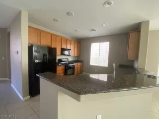 Photo #3: 2429674 Listing 