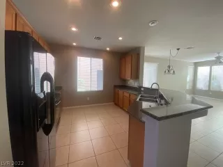 Photo #4: 2429674 Listing 