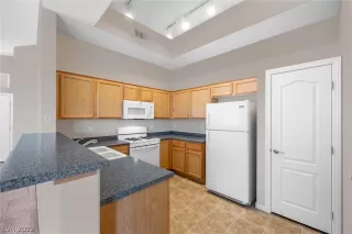 Photo #1: 2429693 Listing