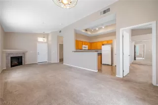 Photo #5: 2429693 Listing