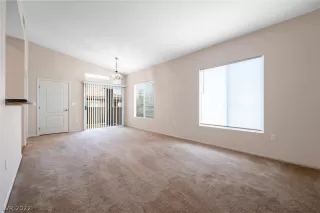 Photo #6: 2429693 Listing