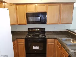Photo #4: 2429748 Listing