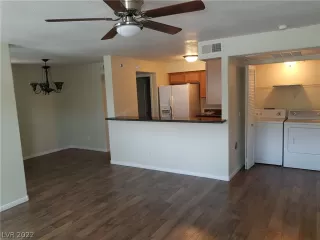Photo #5: 2429748 Listing