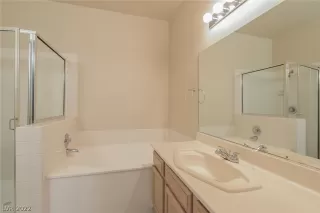 Photo #5: 2429778 Listing 