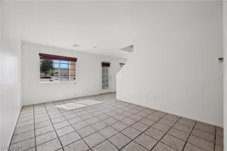 Photo #6: 2429788 Listing