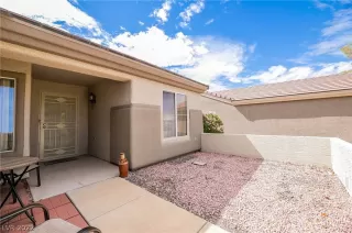 Photo #3: 2429821 Listing