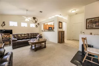 Photo #4: 2429821 Listing