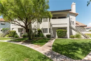 Photo #4: 2429869 Listing