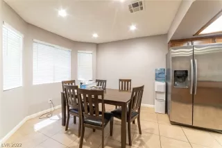 Photo #5: 2429869 Listing