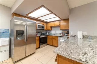 Photo #6: 2429869 Listing