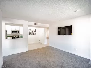 Photo #6: 2429888 Listing 