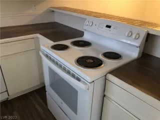 Photo #4: 2429901 Listing 