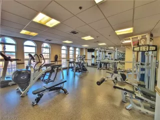 Photo #4: 2429903 Listing