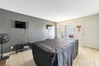 Photo #3: 2429925 Listing