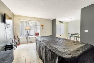 Photo #4: 2429925 Listing