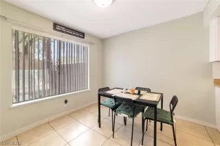 Photo #5: 2429925 Listing