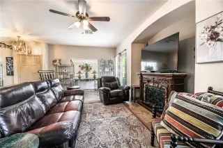 Photo #5: 2429981 Listing 