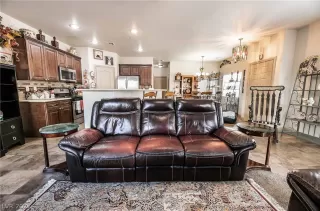 Photo #6: 2429981 Listing 