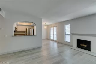 Photo #4: 2429993 Listing 