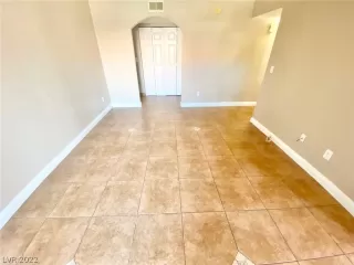 Photo #6: 2430002 Listing 