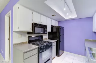 Photo #3: 2430044 Listing 