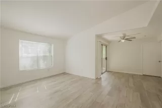 Photo #1: 2430089 Listing