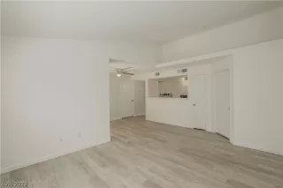 Photo #2: 2430089 Listing