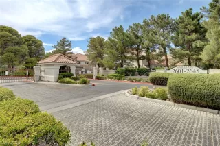 Photo #1: 2430109 Listing 