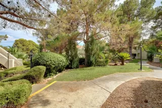 Photo #6: 2430109 Listing 