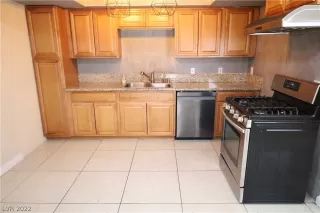 Photo #4: 2430127 Listing 