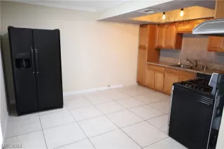 Photo #5: 2430127 Listing 