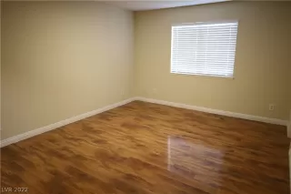 Photo #6: 2430127 Listing 