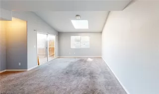 Photo #4: 2430128 Listing 