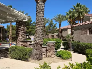 Photo #1: 2430150 Listing 