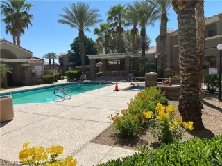 Photo #4: 2430150 Listing 