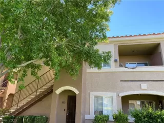 Photo #5: 2430150 Listing 