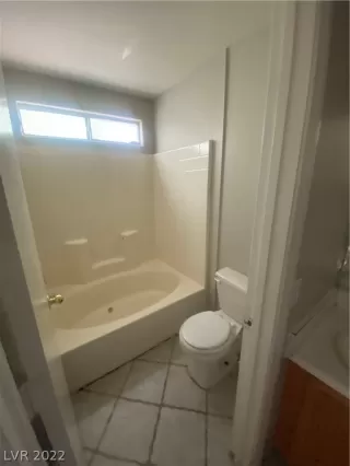 Photo #6: 2430152 Listing
